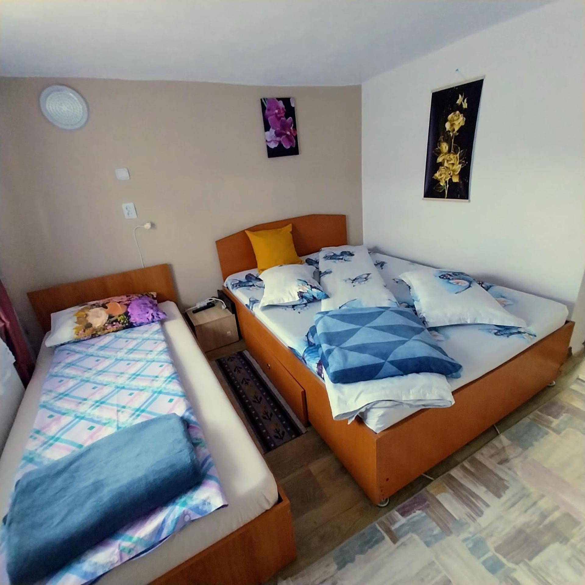 Casa Andreea Hotel Novaci-Străini Buitenkant foto