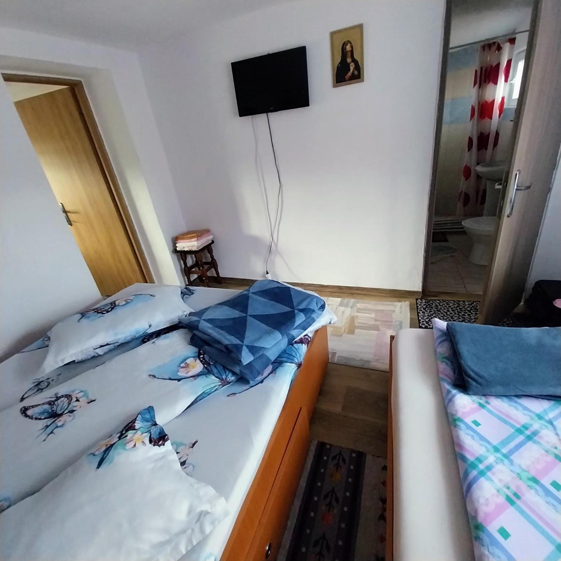 Casa Andreea Hotel Novaci-Străini Buitenkant foto